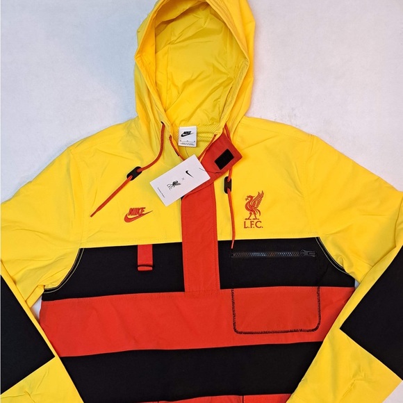Men's MEDIUM Nike X Liverpool Hype Hike Lifestyle Jacket - Picture 3 of 10